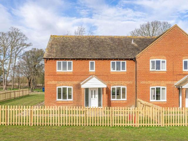 Heydon Grange, Heydon Grange Golf. 4 bed house to rent £2,250 pcm £519 pw