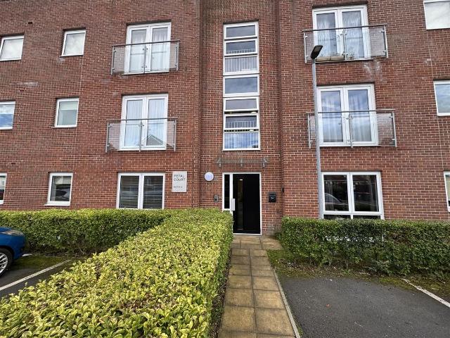 Heyfields, Worsley M28, 2 bed flat to rent, £1,095 pcm | PrimeLocation