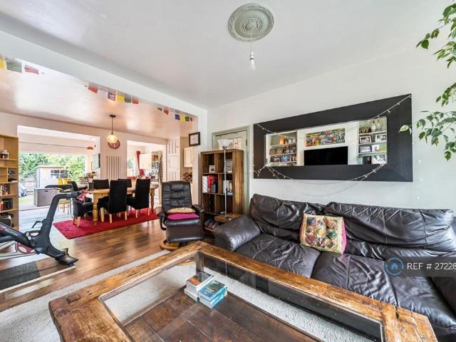 Heyford Road, Mitcham, CR4 3 bed terraced house to rent £2,200 pcm £508 pw