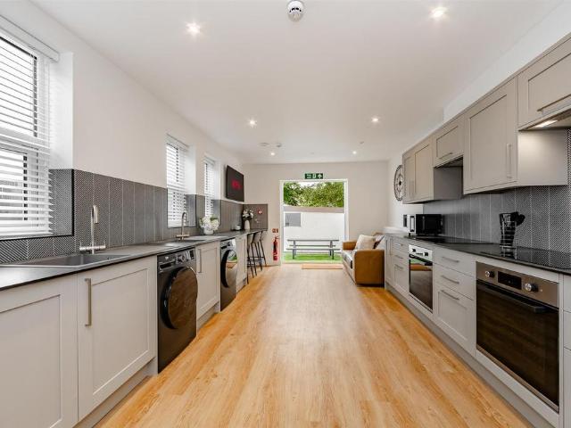 Heygate Avenue, Southend On Sea 1 bed in a house share to rent £775 pcm £179 pw