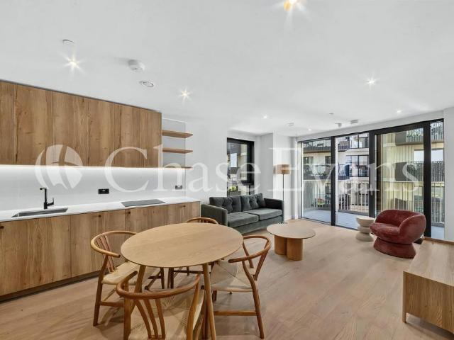 Heygate Street, London, SE17 2 bed flat to rent £4,056 pcm £936 pw