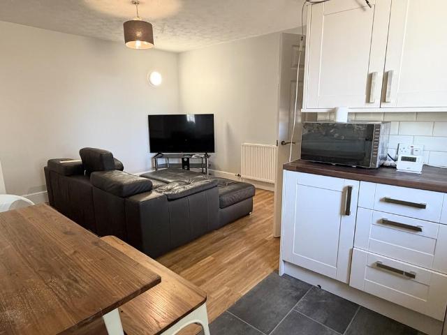 Heyscroft Road, Withington, Manchester 5 bed semi detached house to rent £3,467 pcm £800 pw