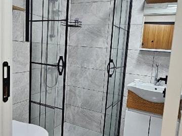 YARDIMCI GAYRİMENKUL'DEN DUMLUPINAR ÜNİVERSİTESİ YAKININ DA EŞYALI KİRALIK 1+1