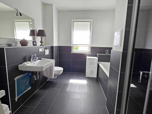 HH Bergedorf: Barrierefreie 4 Zimmer Erdgeschosswohnung mit Terrasse und Garten! Hein Immobilien