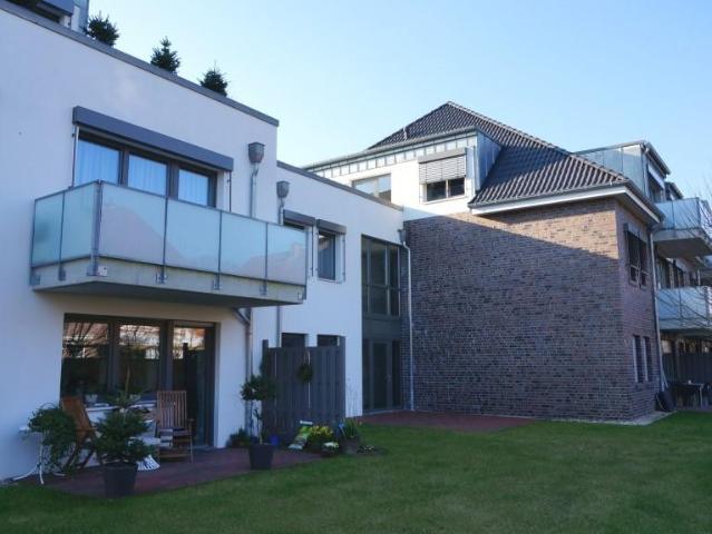 HH Duvenstedt: 2 Zimmer Dachgeschosswohnung für Senioren