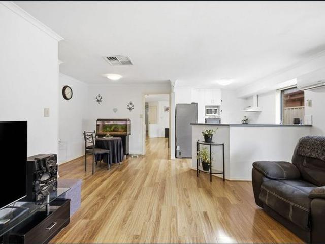 Hi, I’m Your Spacious Family Home in Paralowie