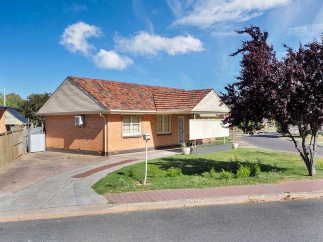 Hi, I'm your spacious and comfortable home in the heart of Valley View