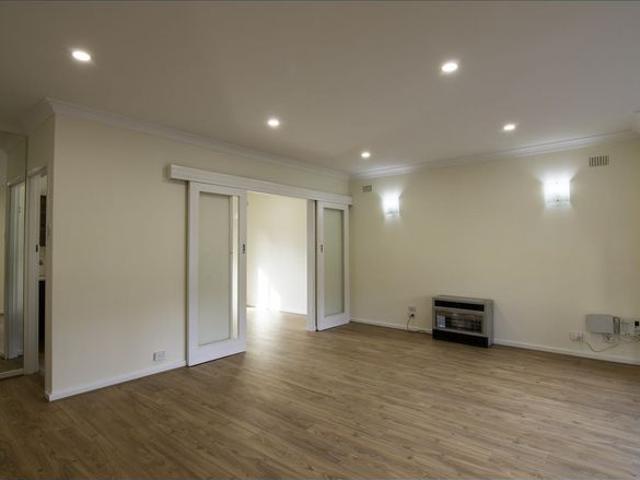 Hi, I'm your spacious and comfortable home in the heart of Valley View