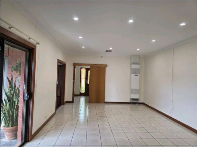 Hi, I'm a Beautifully Maintained Family Home in the Heart of Paradise with No water Bills
