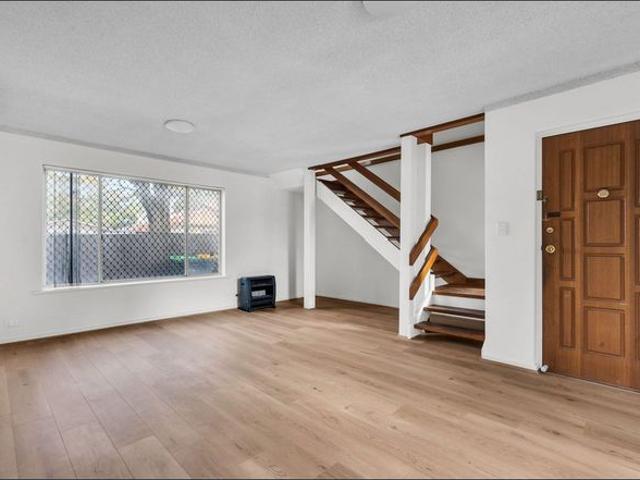 Hi, I'm stylish, spacious and ready to welcome you home