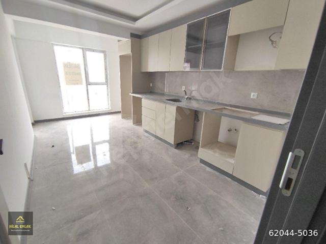 HİLAL EMLAK'TAN KIBRISKÖYDE 3+1 ÖN CEPHE SIFIR TERAS BALKONLU SATILIK DAİRE