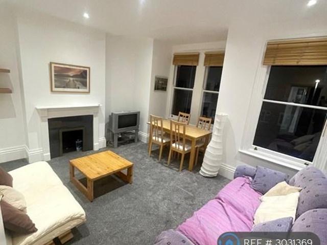 Himley Road, London, SW17 3 bed flat to rent £2,650 pcm £612 pw