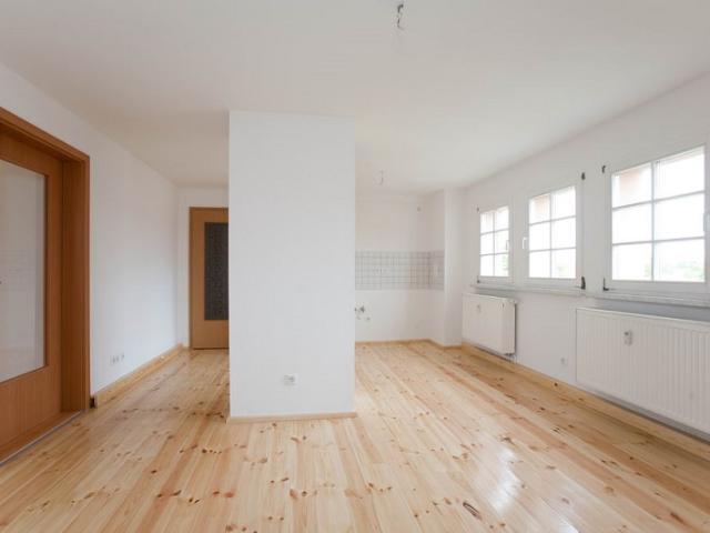 Himmel überm Kopf, Grün vor der Tür: Wunderschöne 3 Zimmer Dachgeschosswohnung mit Garten