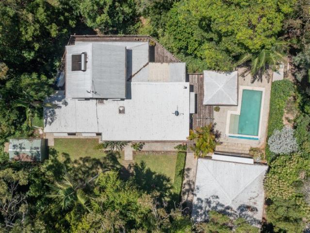 HINTERLAND ACREAGE SPACE, PRIVACY & A BUYER WITH VISION