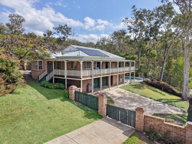 Hinterland Haven Rich in Space, Serenity and Charm