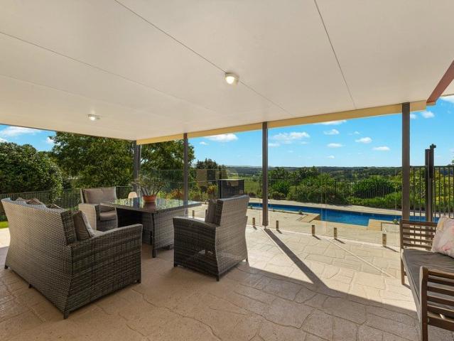 Hinterland haven with stunning views to the ranges