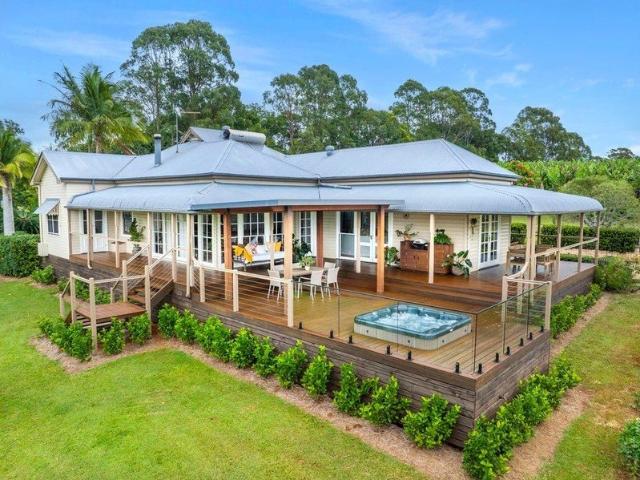 Hinterland Living with Coastal Views
