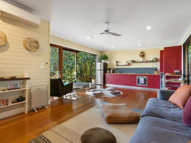 Hinterland retreat with spectacular hinterland views