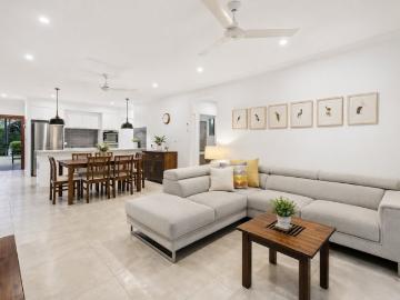 Hinterland Serenity Meets Modern Convenience Fully Furnished Retreat with Water and Elec Included