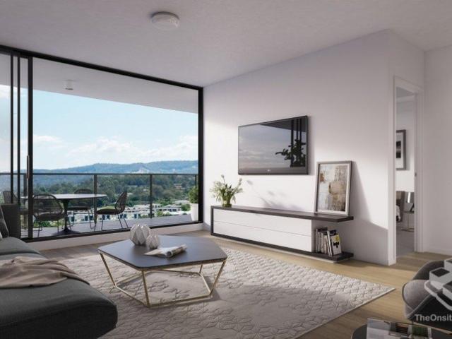 Hinterland Views | Spacious 3 Bedroom Apartment in Central Robina