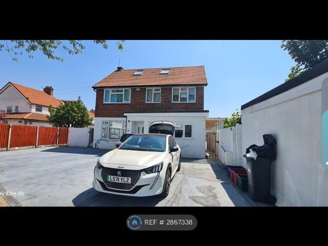 Hinton Avenue, Hounslow TW4, Studio to rent, £1,075 pcm | PrimeLocation