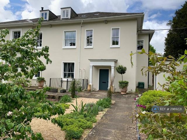 Hinton House Drive, Kings Worthy. 2 bed flat to rent £1,600 pcm £369 pw