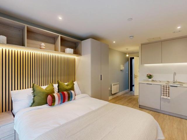 Hinton Road 1 bed private hall to rent £1,070 pcm £247 pw