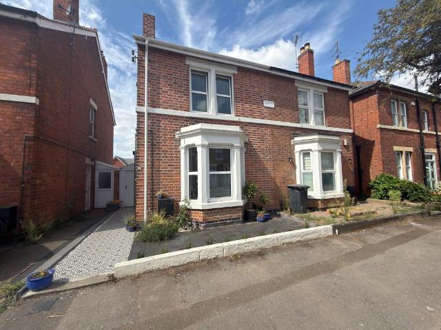 Hinton Road, Kingsholm GL1, 3 bed property to rent, £1,500 pcm | PrimeLocation