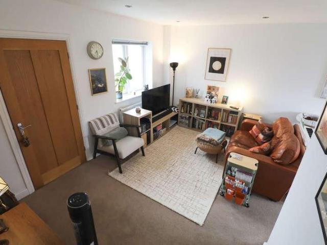 Hinckley Road, Burbage, Leicestershire, LE10
