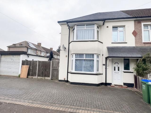 Hind Crescent, Erith DA8, 3 bed end terrace house to rent, £2,100 pcm | PrimeLocation
