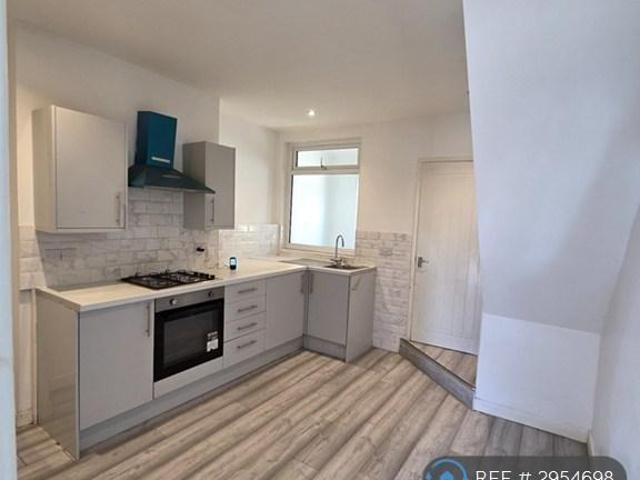 Hinderton Road, Birkenhead, CH41 2 bed terraced house to rent £775 pcm £179 pw