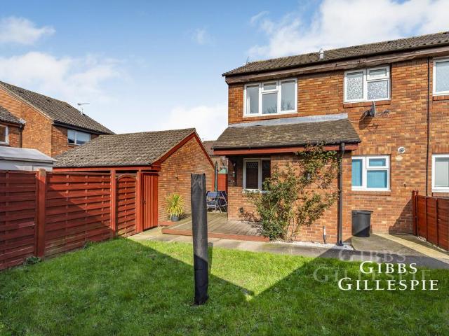 Hindhead Close, Hillingdon, UB8 1 bed terraced house to rent £1,500 pcm £346 pw