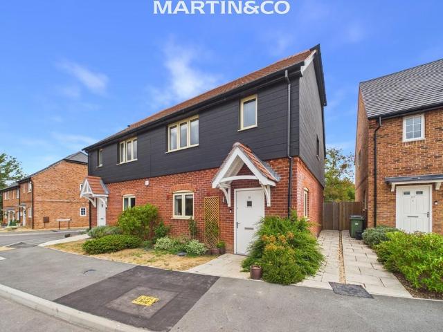 Hinman Copse 3 bed semi detached house to rent £2,600 pcm £600 pw