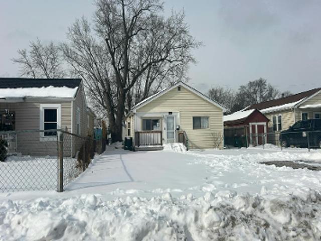 Hiawatha St