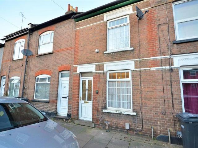 Hibbert Street, Luton, LU1 2 bed terraced house to rent £1,300 pcm £300 pw