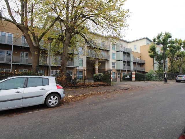 Hibernia Road, Hounslow TW3, 1 bed flat to rent, £1,450 pcm | PrimeLocation