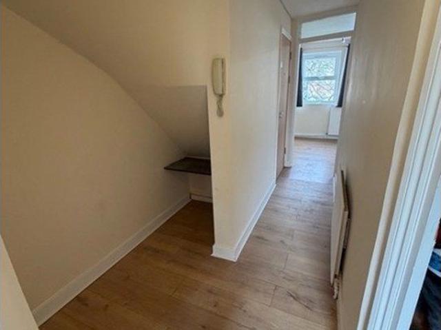 Hibernia Road, Hounslow TW3, 2 bed flat to rent, £1,800 pcm | PrimeLocation