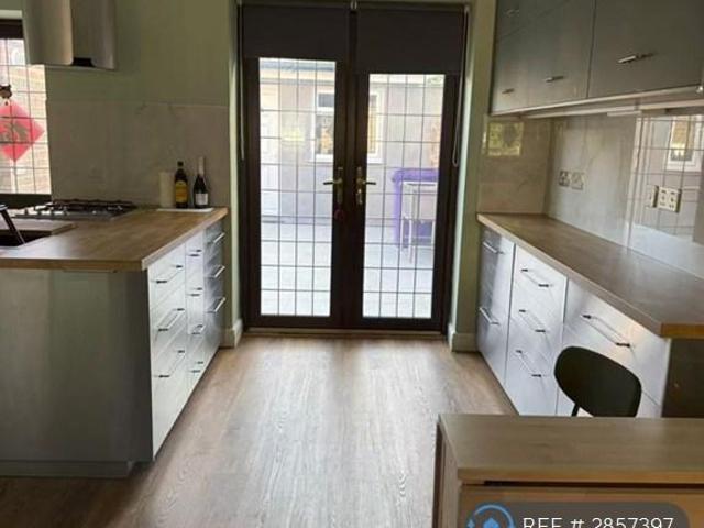 Hickin St, London, E14 3 bed end of terrace house to rent £3,450 pcm £796 pw