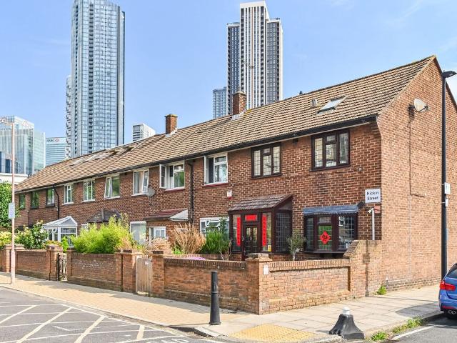 Hickin Street, Isle Of Dogs, London E14, 3 bed end terrace house to rent, £3,500 pcm | PrimeLocation