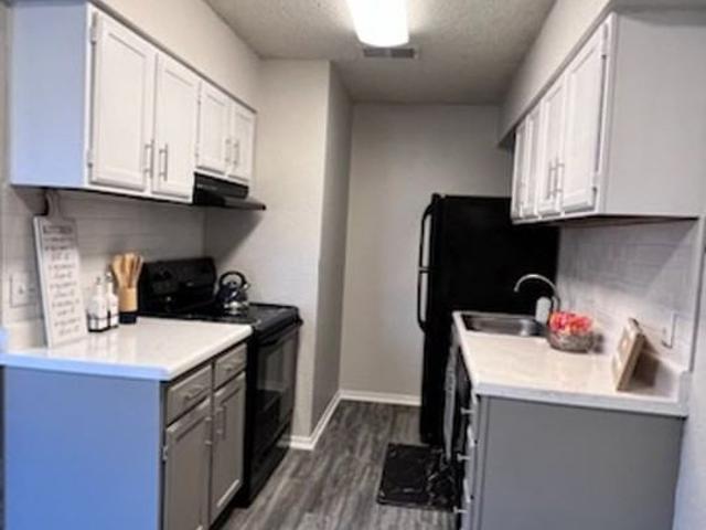 Hickory Grove Apartments 2 Bedroom Apartment for Rent at 1101 W Houston St, Broken Arrow, OK 74012