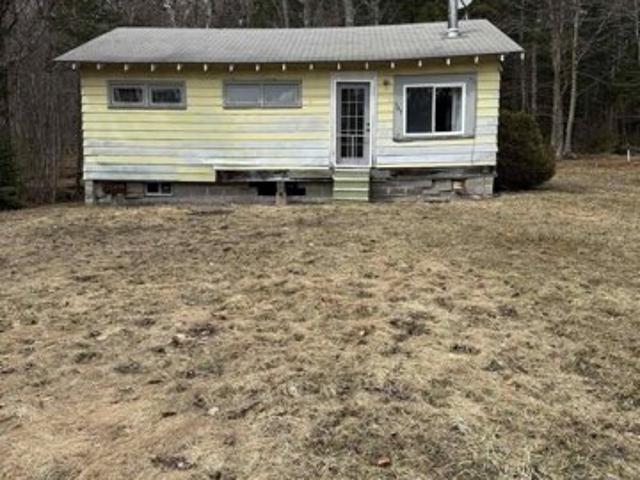 Hickory Rd, Woodford, Home For Sale