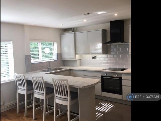 Hickling Way, Harpenden, AL5 2 bed flat to rent £2,000 pcm £462 pw