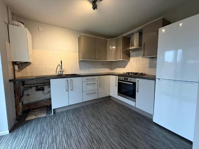 Hicks Close, Warwick, CV34 2 bed semi detached house to rent £1,200 pcm £277 pw