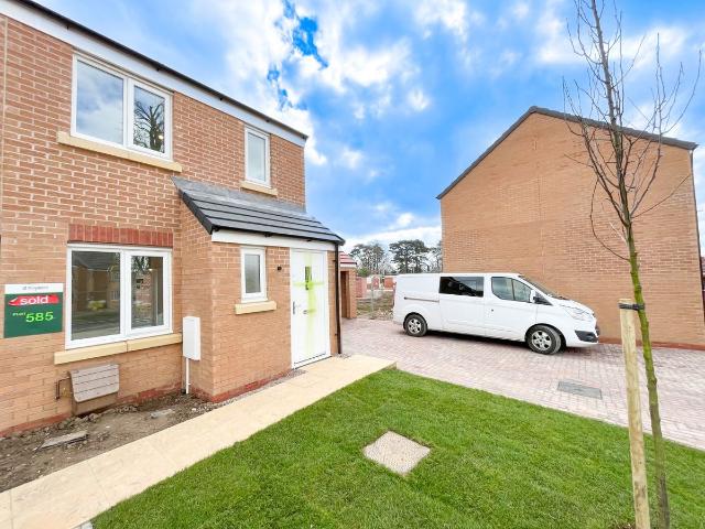 Hickson Avenue, Northampton, Northamptonshire NN2, 2 bed end terrace house to rent, £1,145 pcm | PrimeLocation