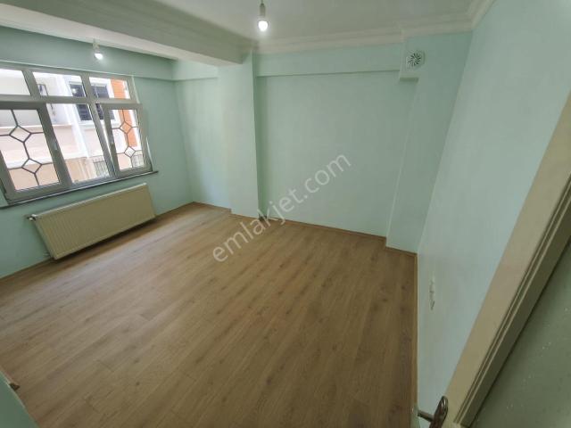 Hicret Emlak Esenler 85m² 2+1 Kat 1 Satılık Daire Acil