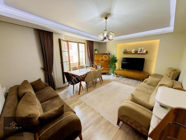 Hicret'den U.mumcu Mh. Süper Konumda 3+1, 125 M² 1.kat Daire.