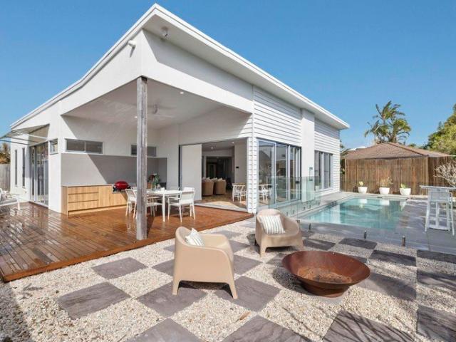 Massive Block. Prime Beachside Position. Outstanding Value