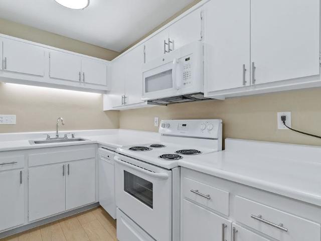 Hidden Creek Apartments 2 Bedroom Apartment for Rent at 200 Button St, Santa Cruz, CA 95060 Eastside
