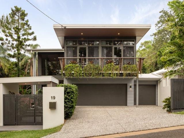 Hidden Architectural Sanctuary | The Ultimate Tree Lined Family Entertainer