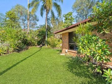 Hidden Gem on Dorset Drive: Private, Quiet & Low Maintenance Living